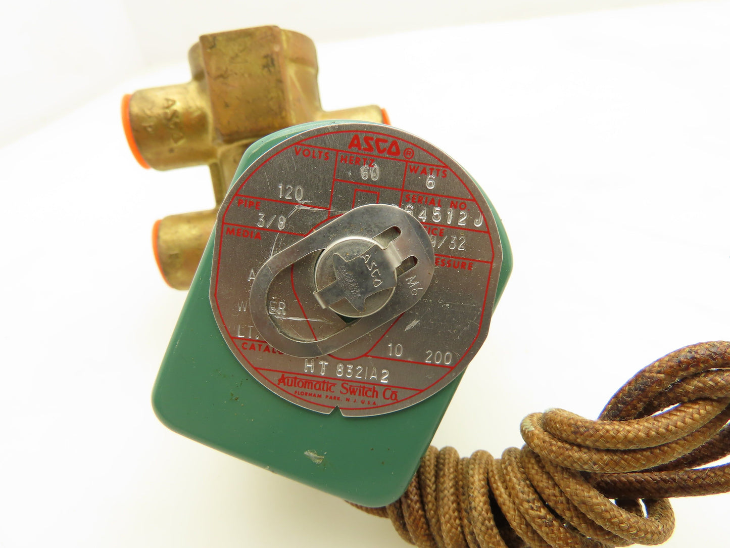 Asco 8321A2 Red Hat Solenoid Valve 3 Way 120V 6W 10-200PSI 3/8"NPT 9/32"Orifice