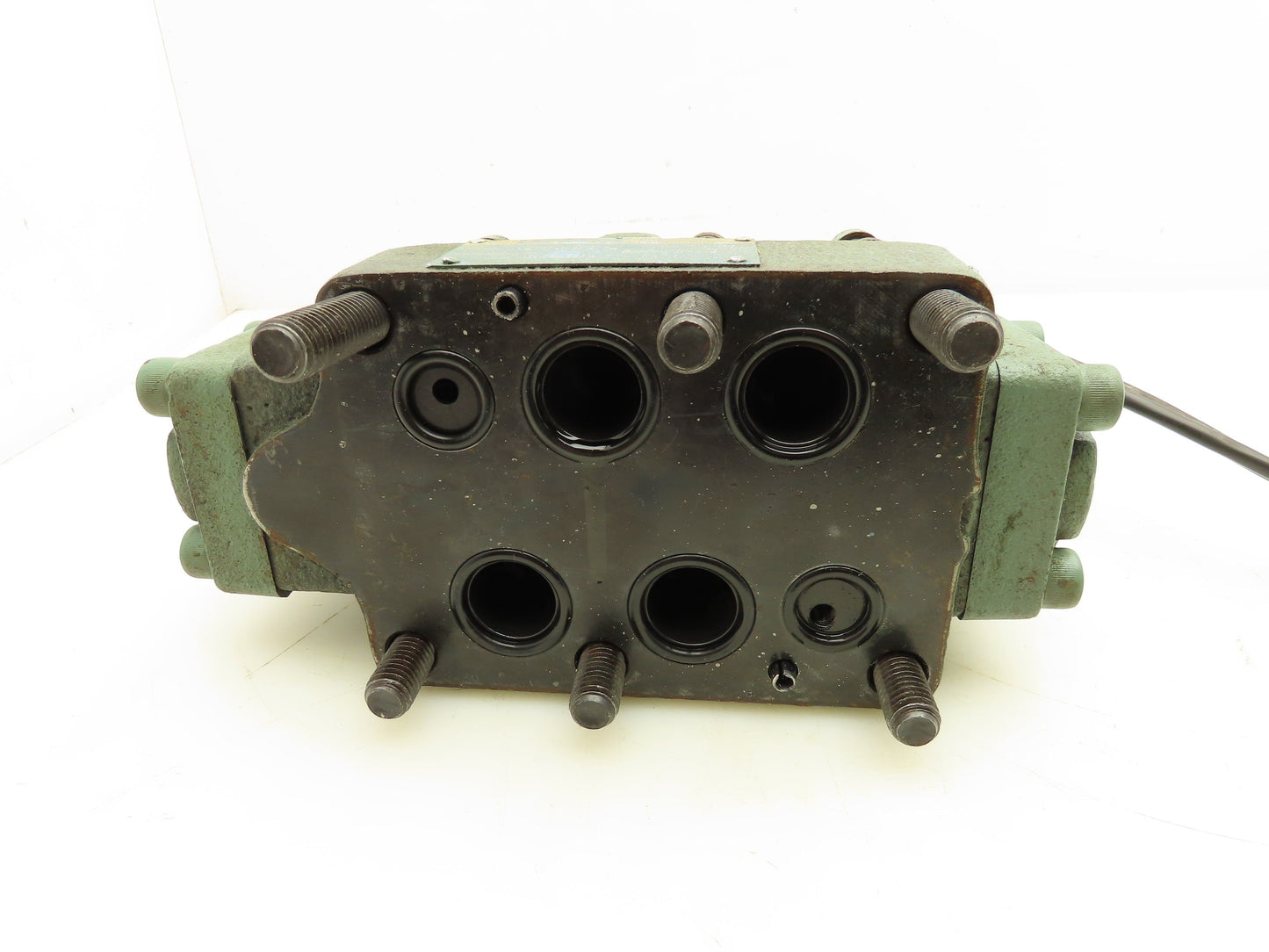 Vickers DG5S-8-6C-T-M-U-B5-30 Hydraulic Directional Control Solenoid Valve 120V