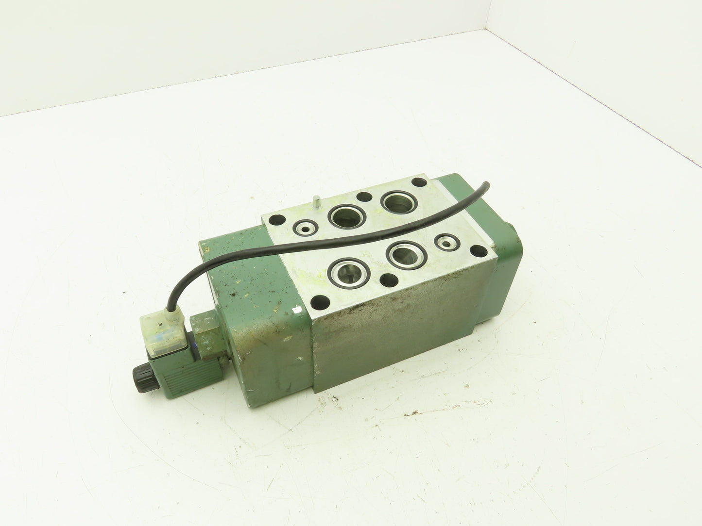 Sun Hydraulics 4153-062-000 Aluminum Manifold Block for D08 Directional Valve