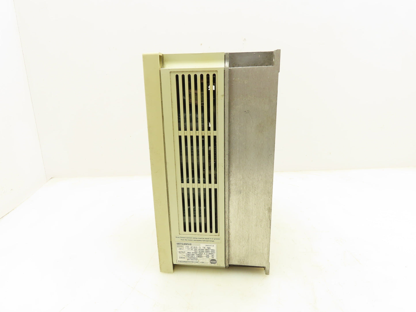 Mitsubishi FR-A540-3.7K-NA A500 Inverter Drive 380/480VAC 14.4A 3PH 5HP