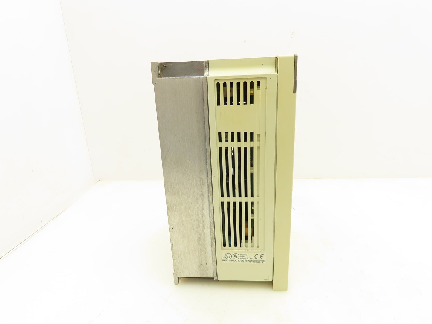 Mitsubishi FR-A540-3.7K-NA A500 Inverter Drive 380/480VAC 14.4A 3PH 5HP