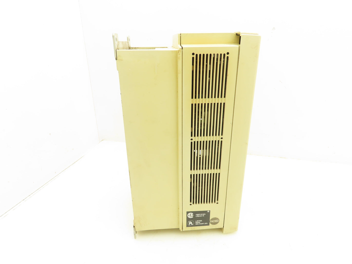 Mitsubishi FR-A240E-2.2K-UL Freqrol-A200 AC Drive 460VAC 6A 3PH 3HP