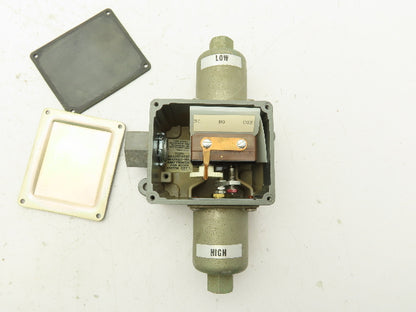 United Electric Controls J21KD7866 Differential Pressure Switch 480VAC 20A