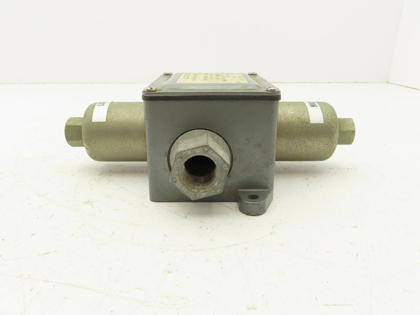 United Electric Controls J21KD7866 Differential Pressure Switch 480VAC 20A