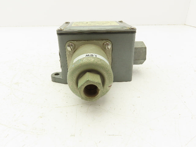 United Electric Controls J21KD7866 Differential Pressure Switch 480VAC 20A