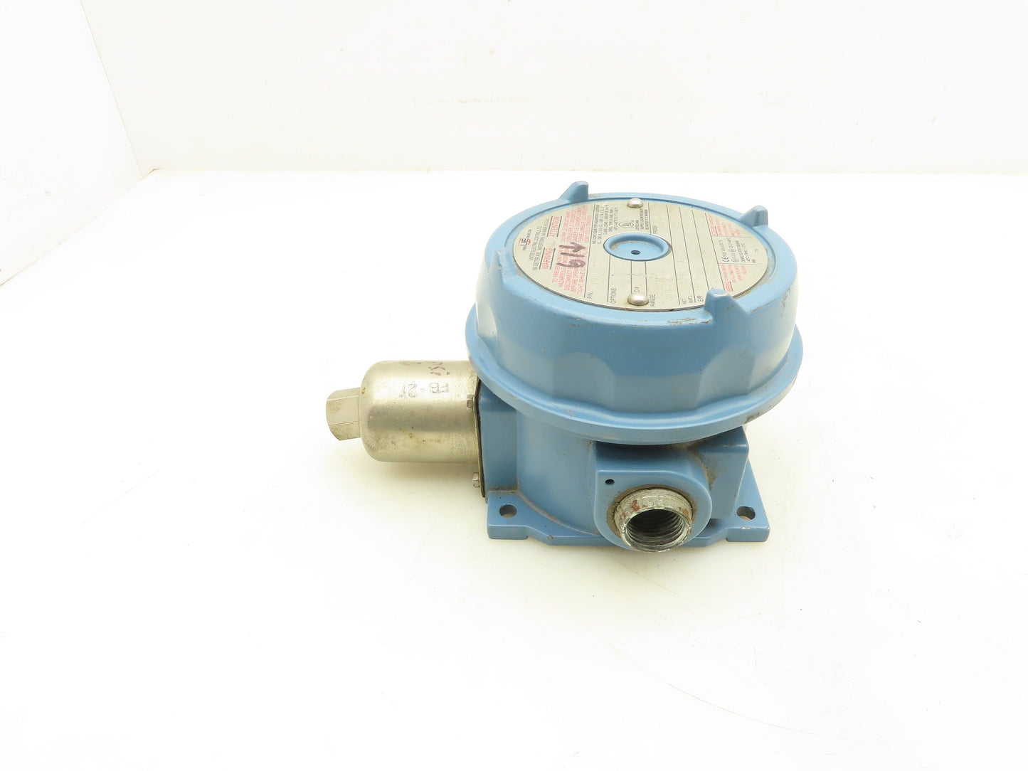 United Electric Controls J120-156-9778 Pressure Switch Model 156 480VAC 15A 100PSI 3/4"NPT