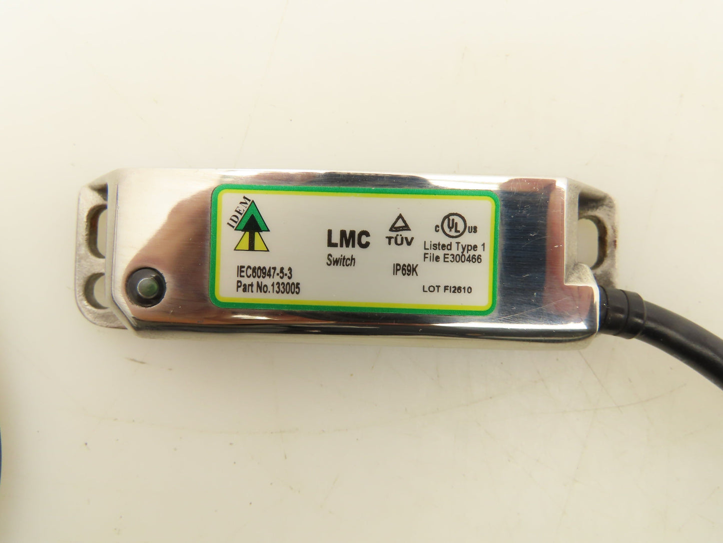 LMC 133005 Safety Switch No Actuator Sensor Switch