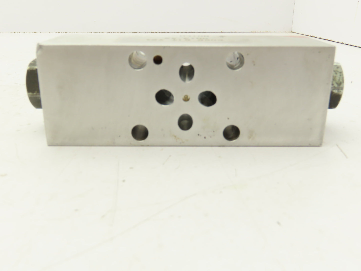 Sun Hydraulics 6060 01Y Y24 0D13-A2 Hydraulic Dual Check Sandwich Valve D03