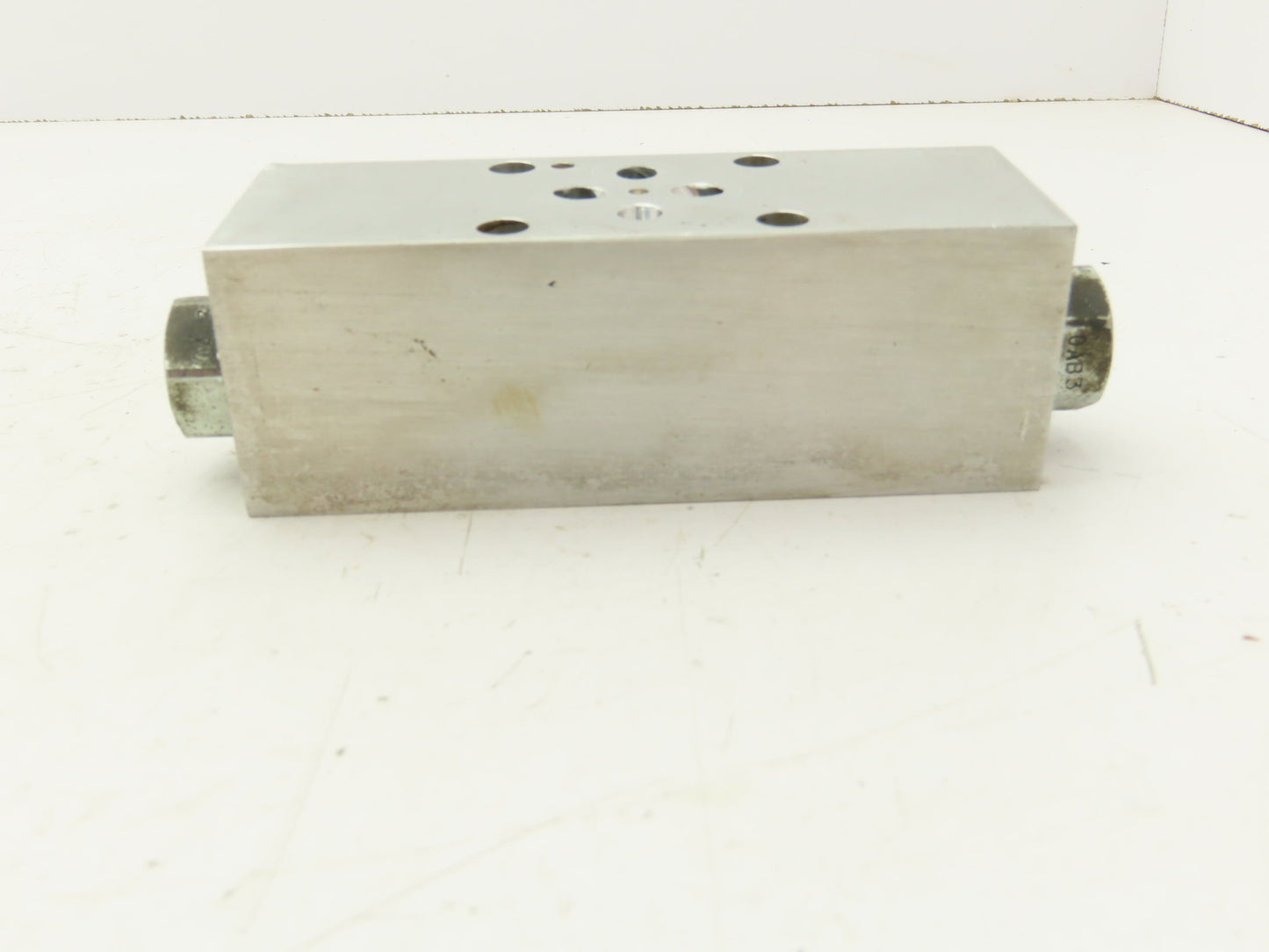 Sun Hydraulics 6060 01Y Y24 0D13-A2 Hydraulic Dual Check Sandwich Valve D03