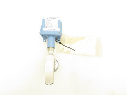 United Electric H100-190 Pressure Switch 5-30 PSI Hex Valve and Gauge