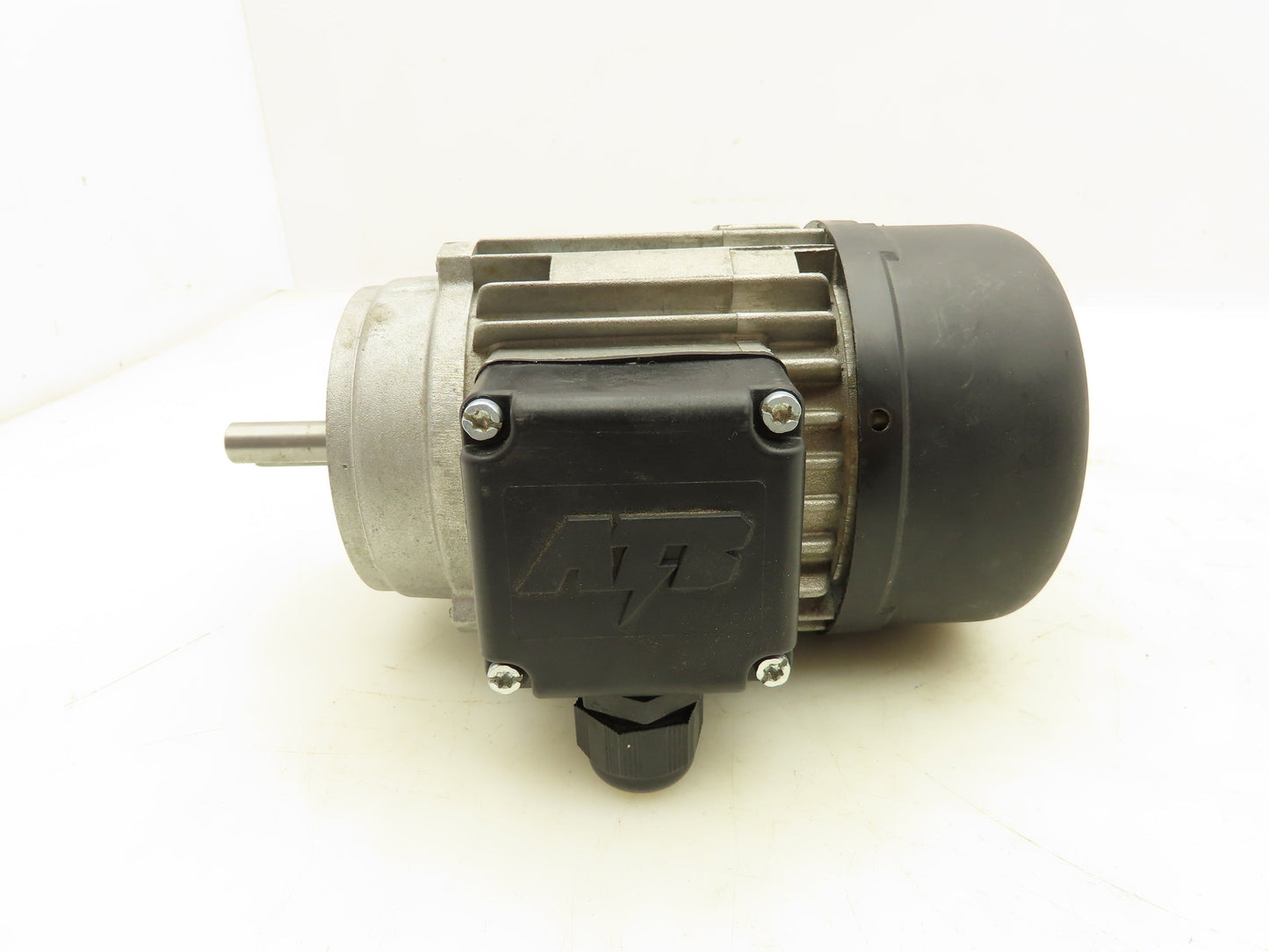 ATB Metric AC Motor 0.12kW 1640 RPM 208-240V 3PH IEC 56 Frame IP54