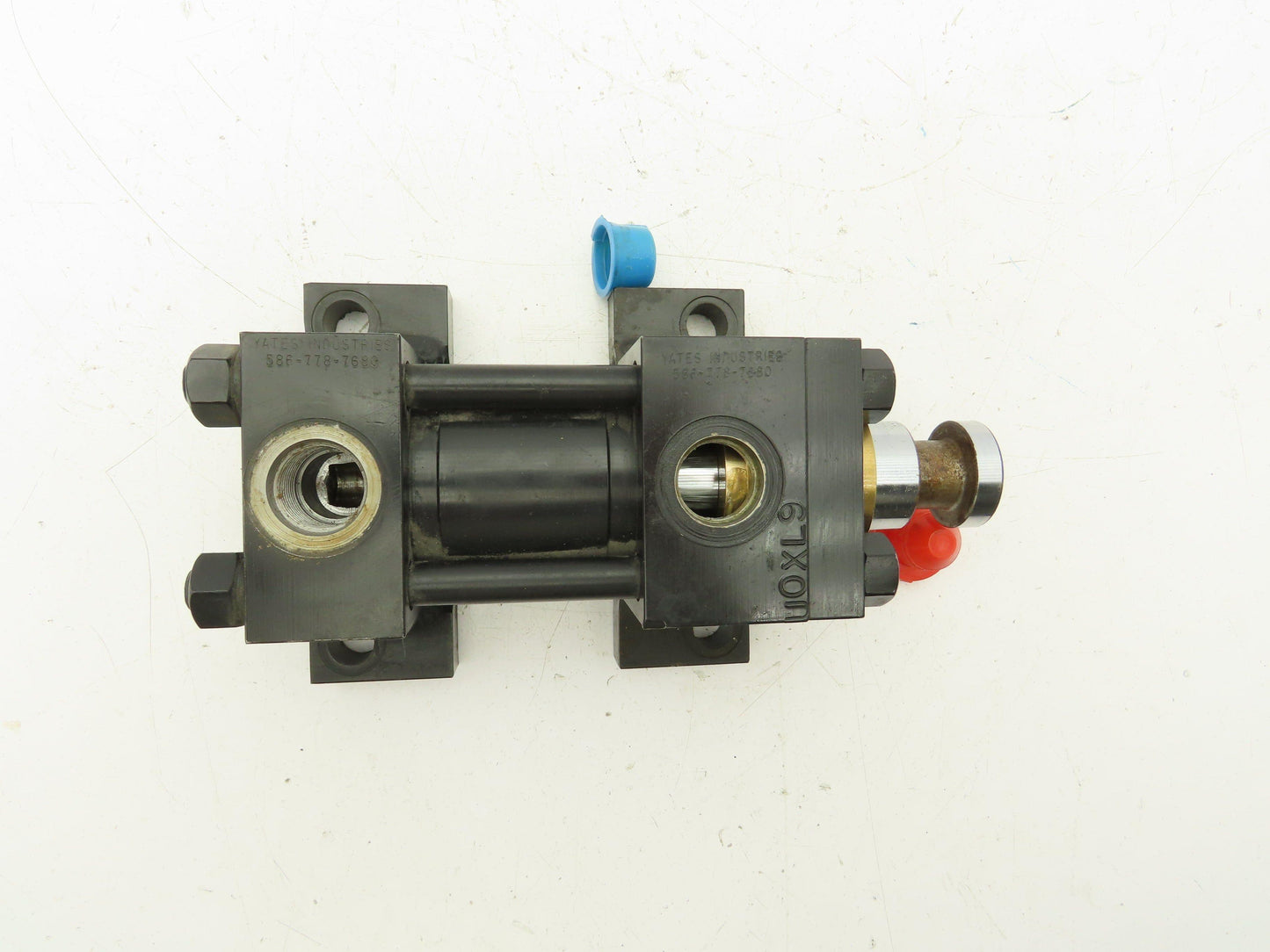 Yates Hydraulic Cylinder 2" Bore 1" Stroke Side Lug Foot Mount