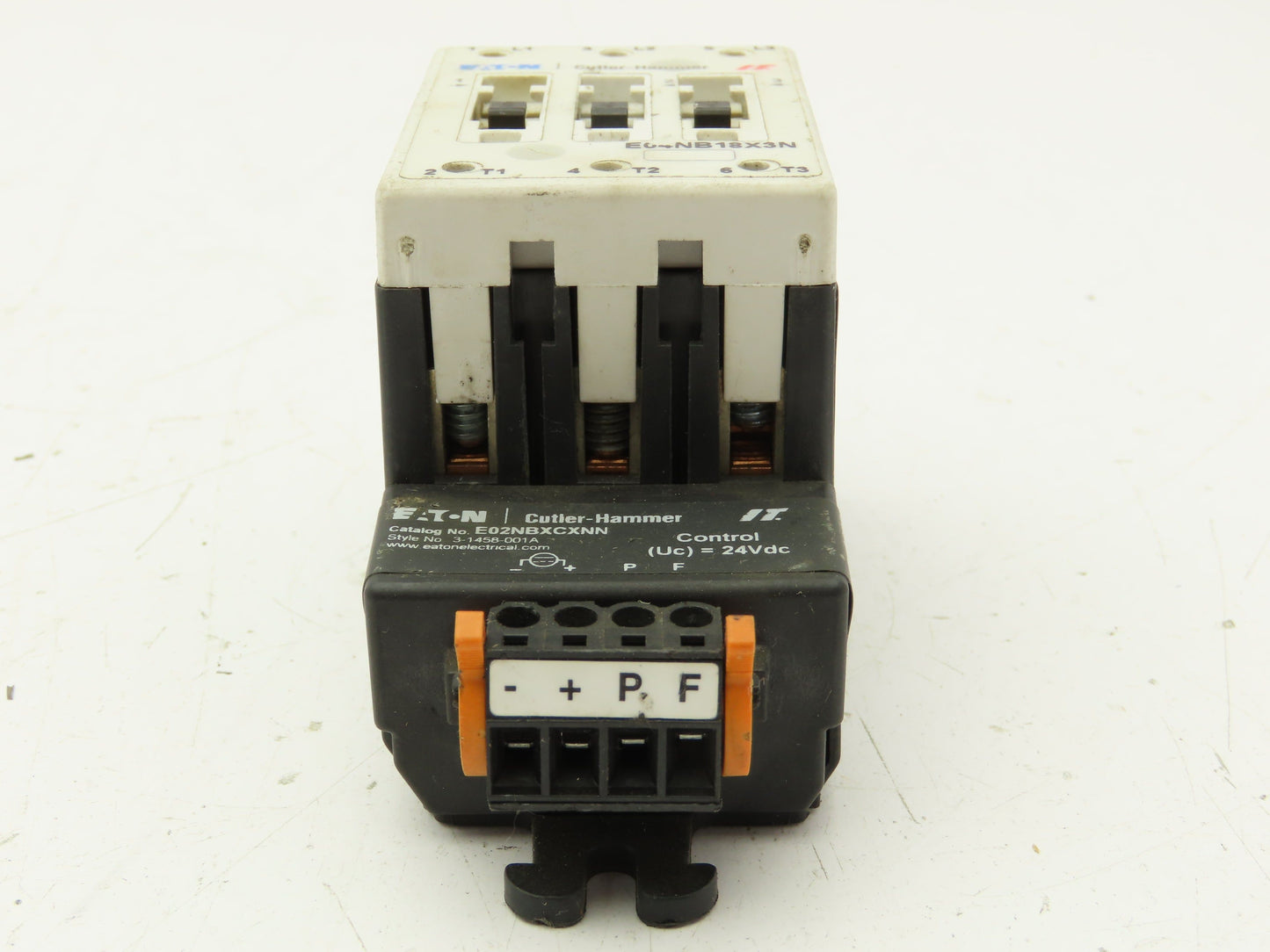 Eaton E04NB18X3N Contactor 3P Contact Block w/Coil Controller 24VDC E02NBXCXNN