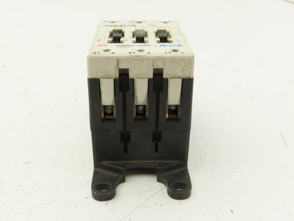 Eaton E04NB18X3N Contactor 3P Contact Block w/Coil Controller 24VDC E02NBXCXNN