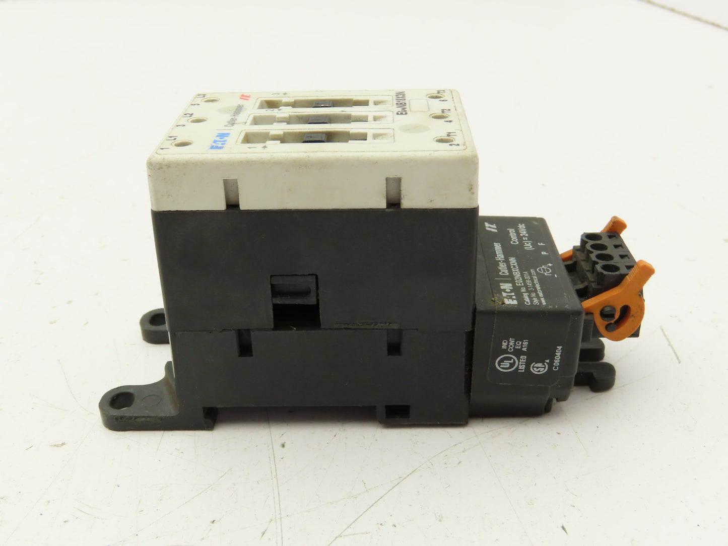 Eaton E04NB18X3N Contactor 3P Contact Block w/Coil Controller 24VDC E02NBXCXNN