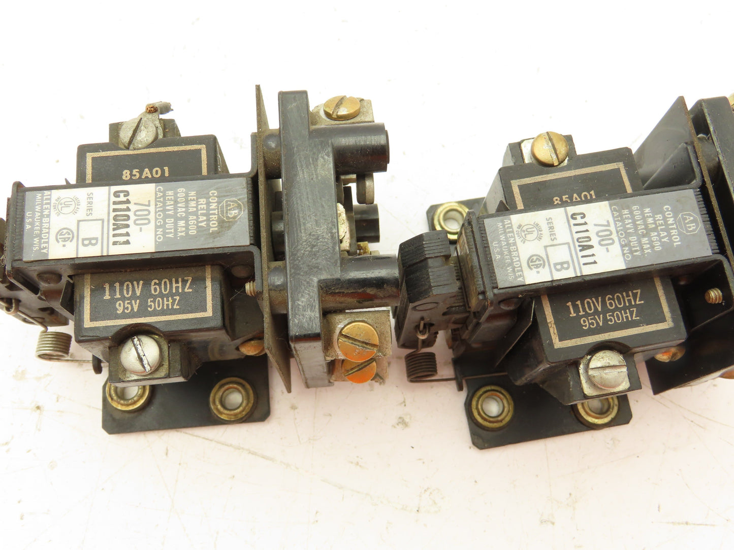 Allen Bradley 700-C110A11 AC Control Relay 110V 60HZ Series B Lot Of 2