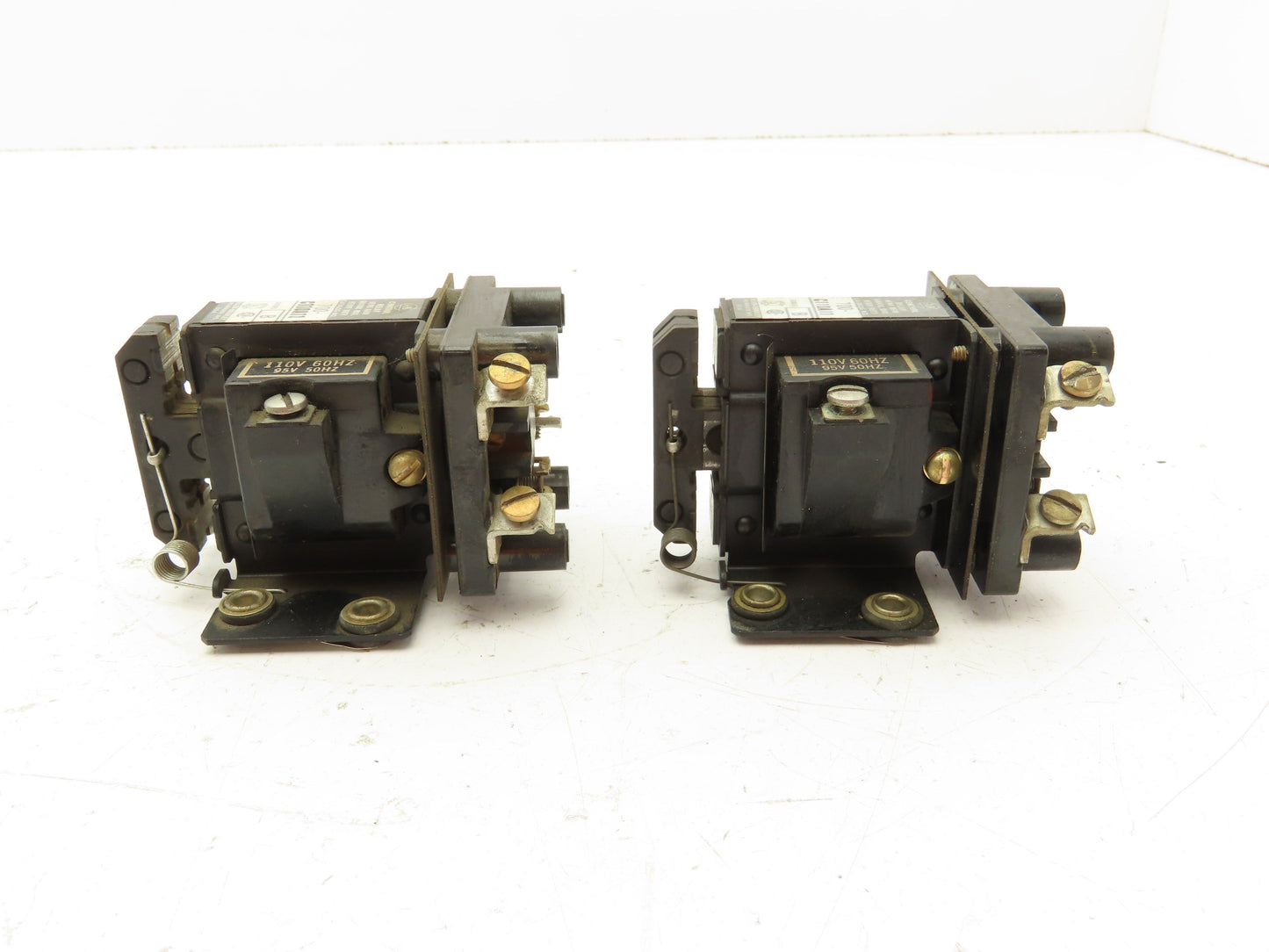 Allen Bradley 700-C110A11 AC Control Relay 110V 60HZ Series B Lot Of 2