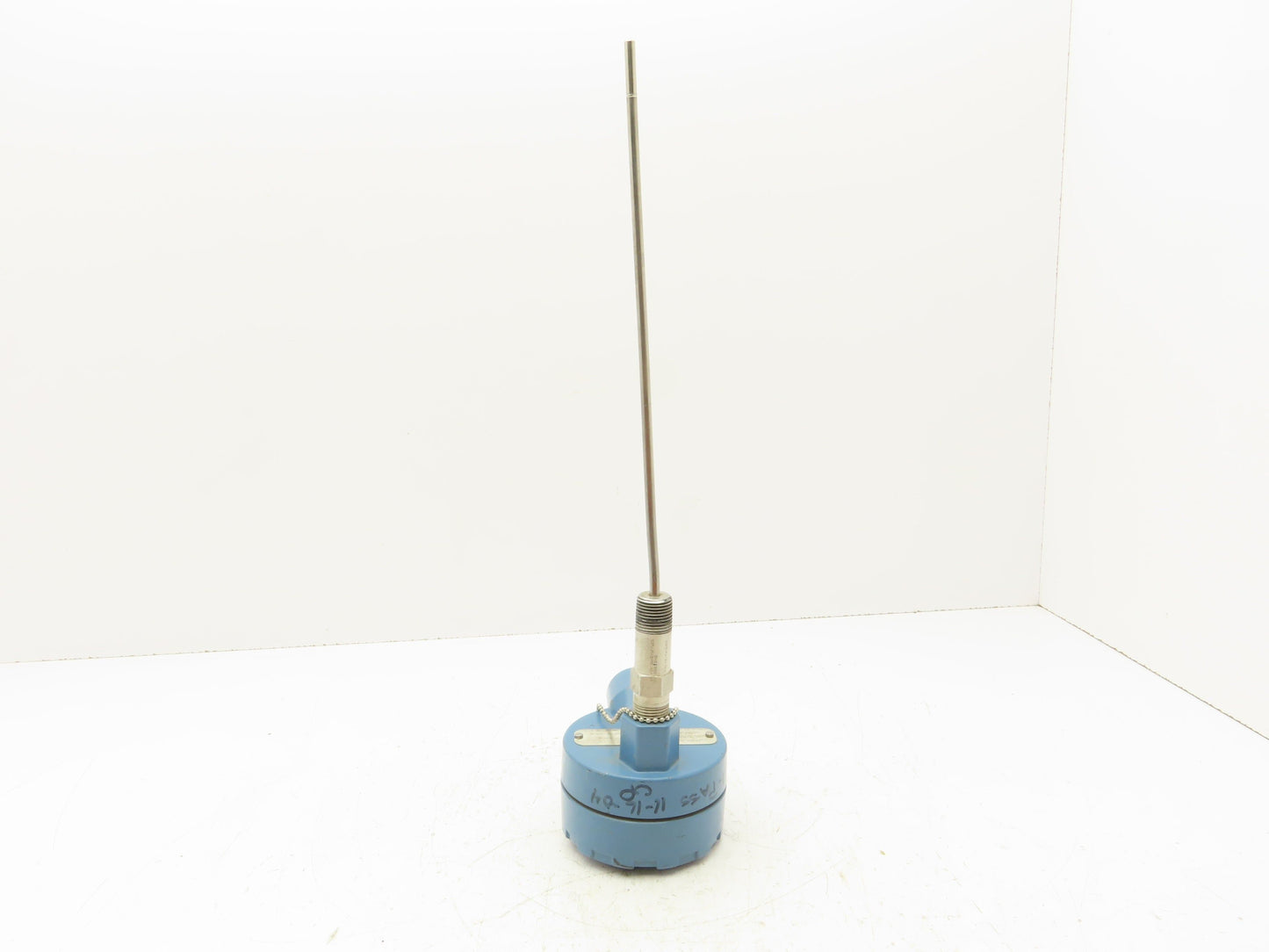 Rosemount 68 Temperature Sensor 12" Probe T51-TE-TW-6341 Explosion Proof Head