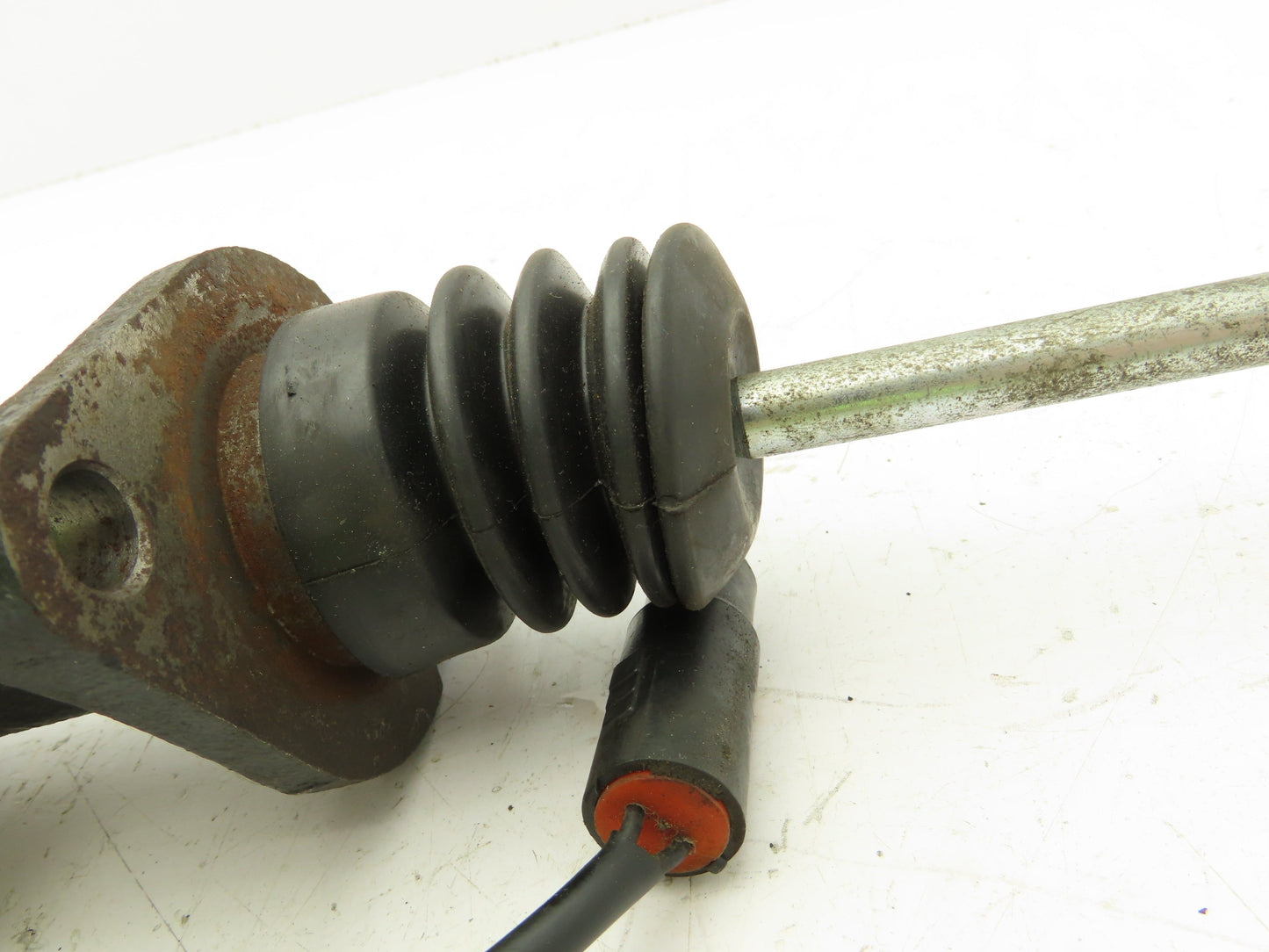 Hyster E60XM-33 Forklift Master Brake Cylinder