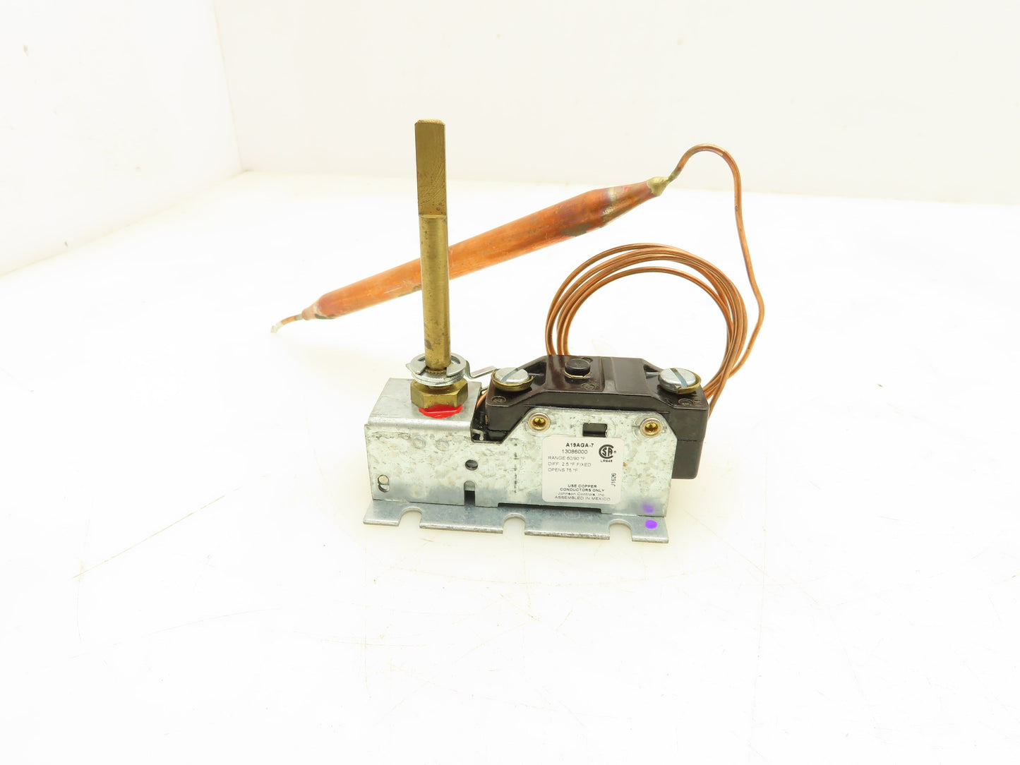 Johnson Controls A19AGA-7 Temperature Thermostat Switch Trane Lot of 3