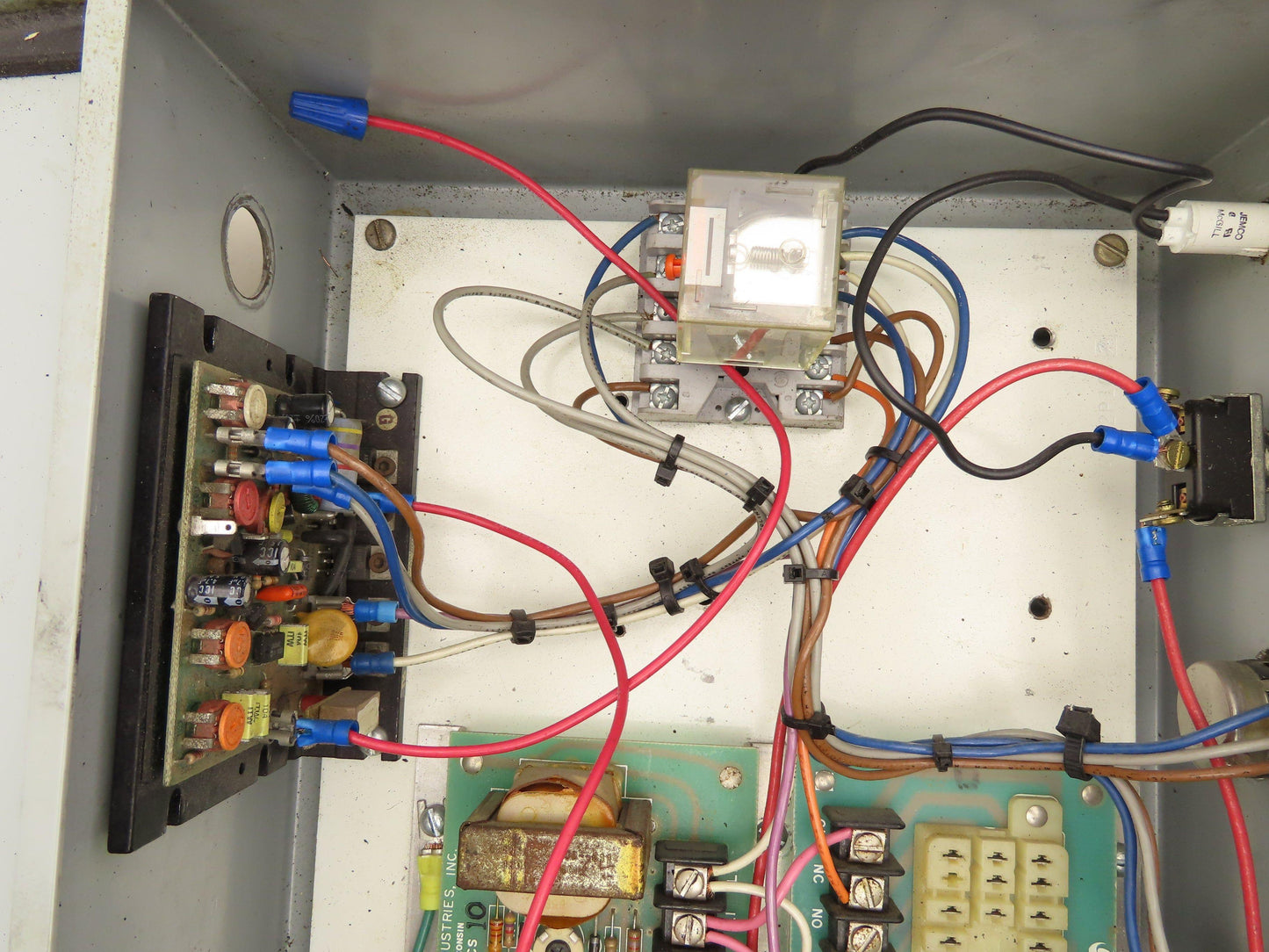 KB KBIC-120 DC Motor Drive 90VDC 1/2Hp 6Amp Hoffman Enclosure