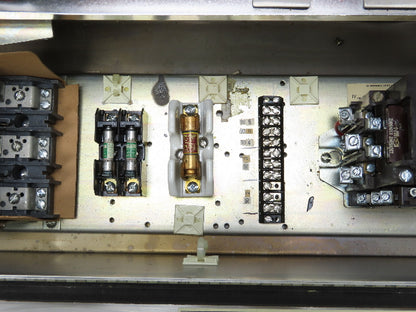 Cutler Hammer A30CWA0 Combination Motor Starter Size 1 Stainless 10Hp Non Fused