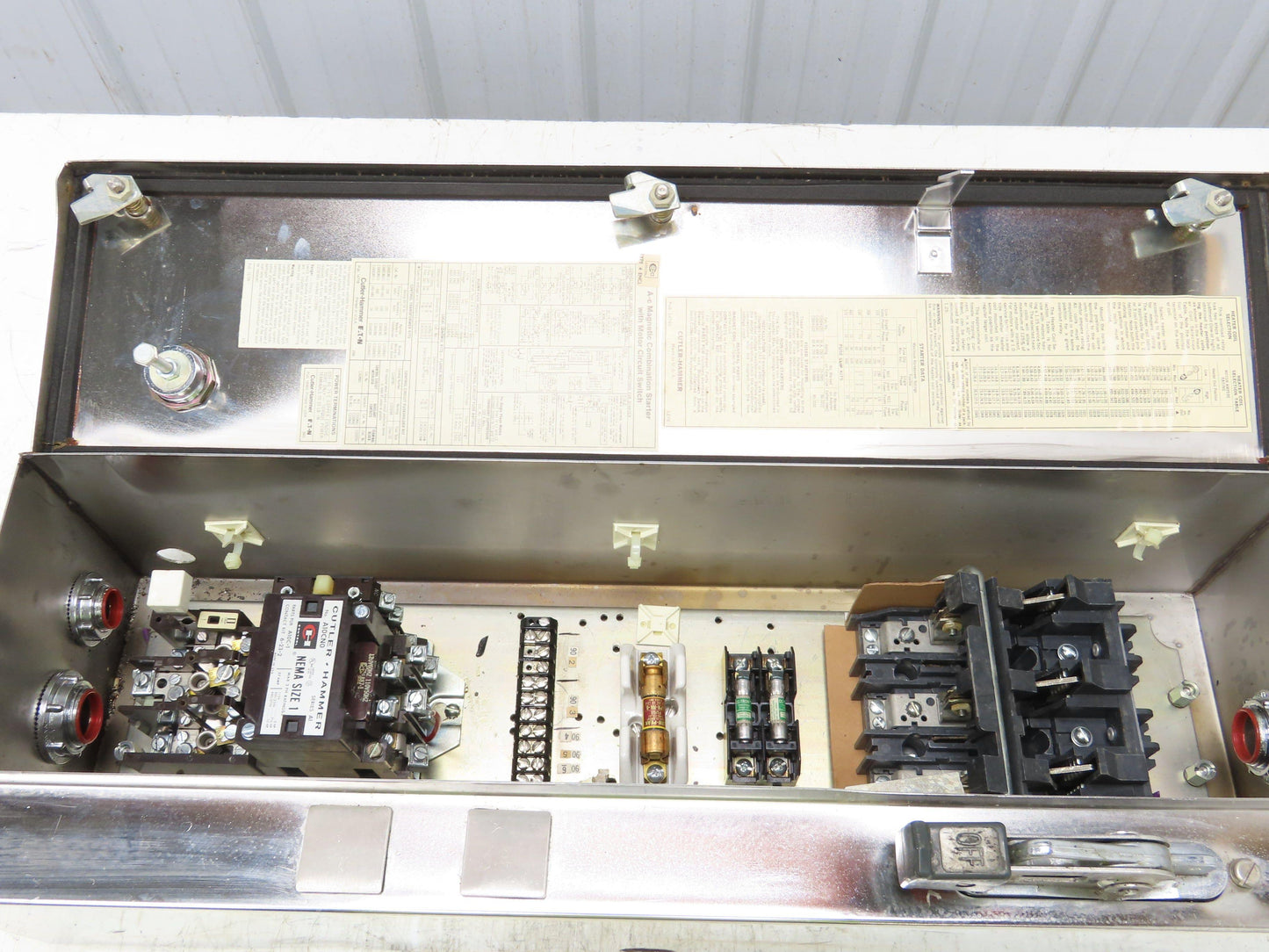 Cutler Hammer A30CWA0 Combination Motor Starter Size 1 Stainless 10Hp Non Fused