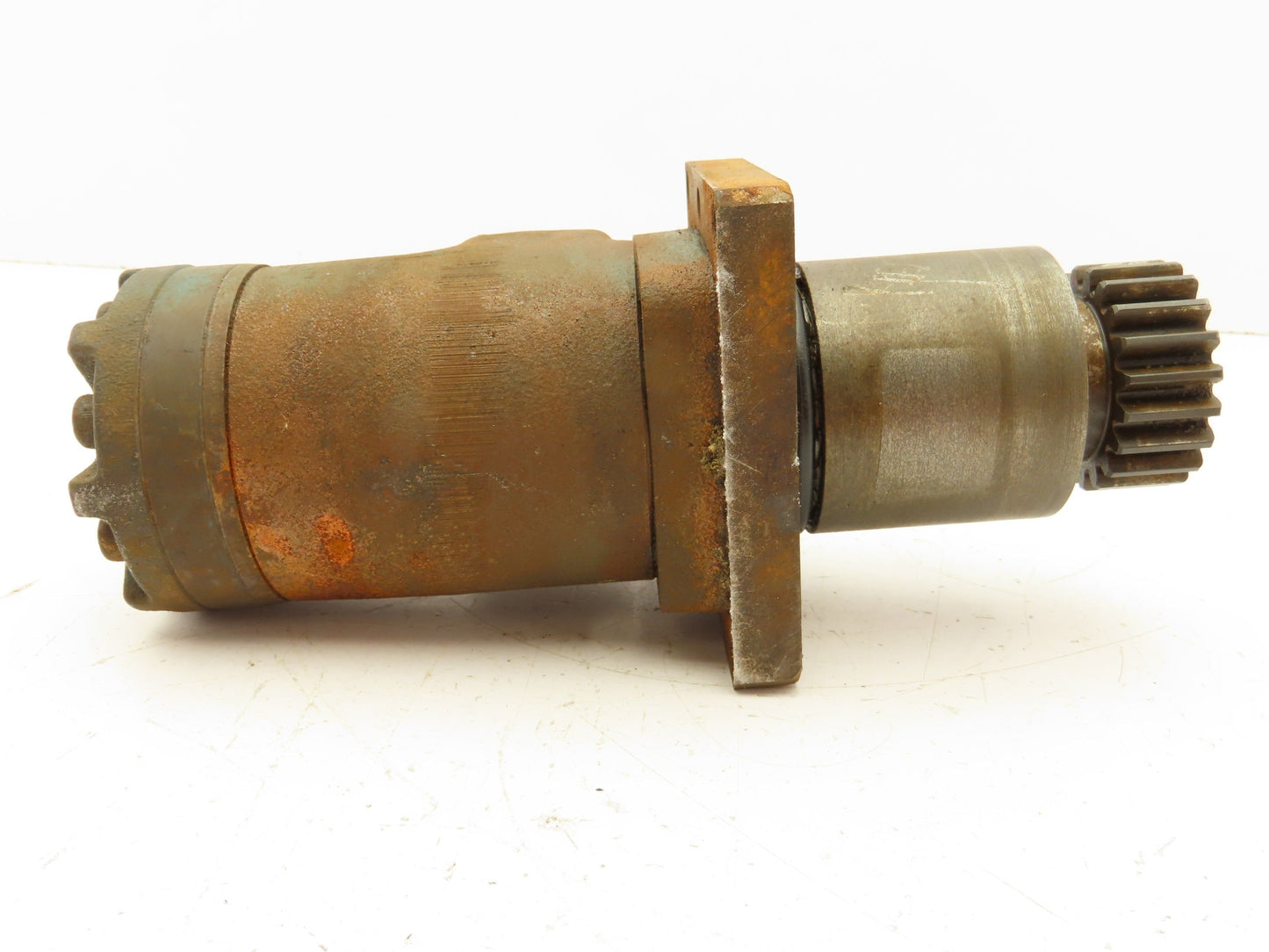 Sumitomo Eaton H-100CC4-G Hydraulic Orbit Motor 19 GPM 560 RPM 2000 PSI 4-Bolt