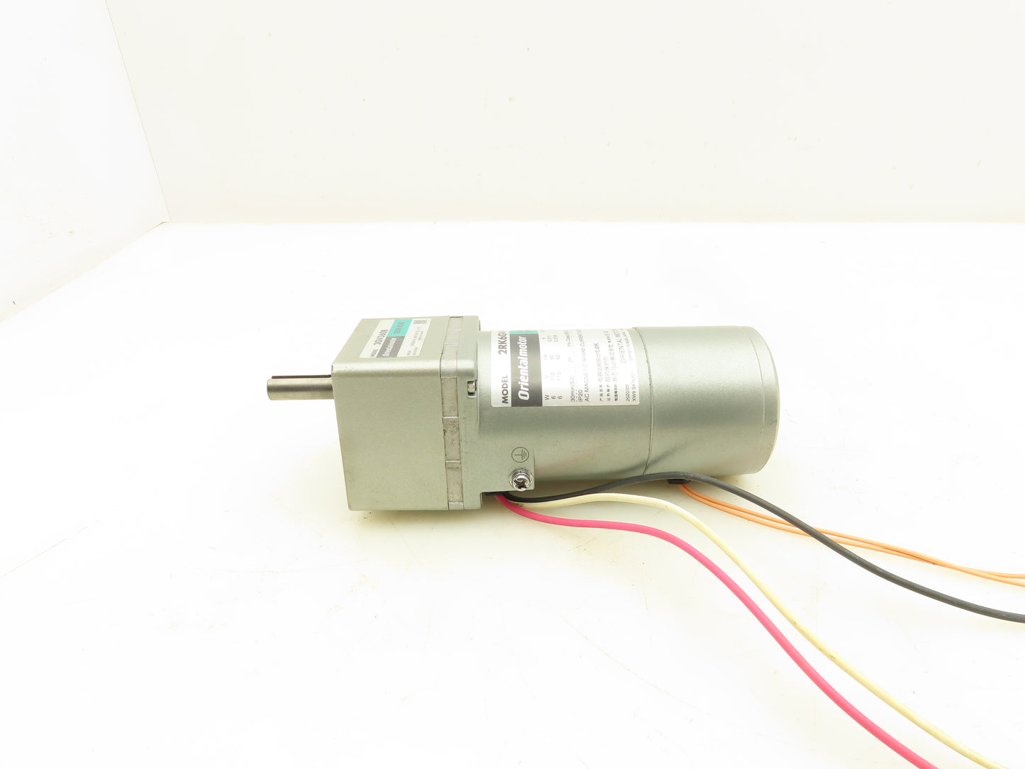 Orientalmotor 2RK6GV-UAM Gearmotor 6W 1/125Hp 115V 1PH 360:1 Gearhead 2GV360B