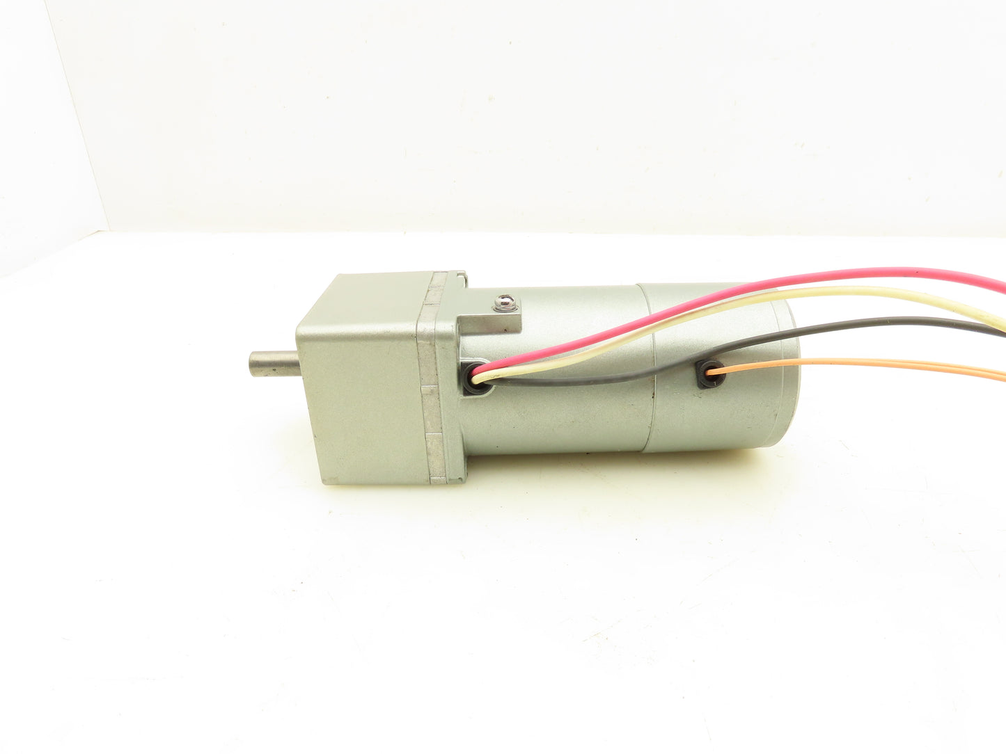 Orientalmotor 2RK6GV-UAM Gearmotor 6W 1/125Hp 115V 1PH 360:1 Gearhead 2GV360B