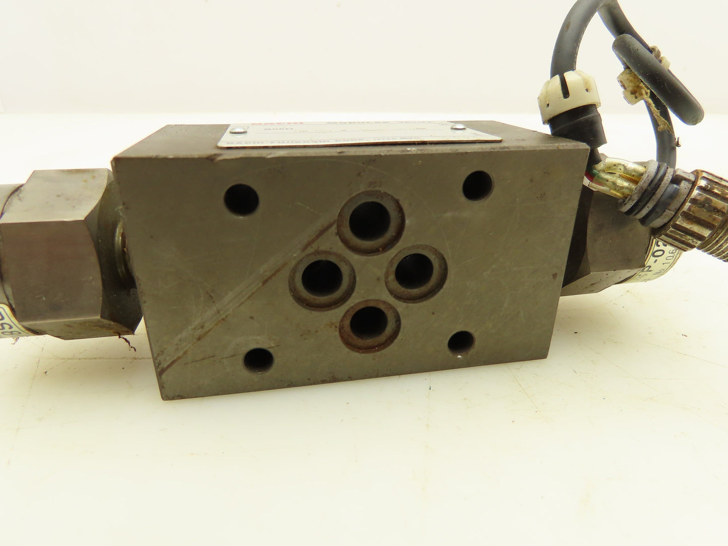 Nachi OW-G01-W1-CR-D2-3104B Hydraulic Modular Pressure Switch Valve