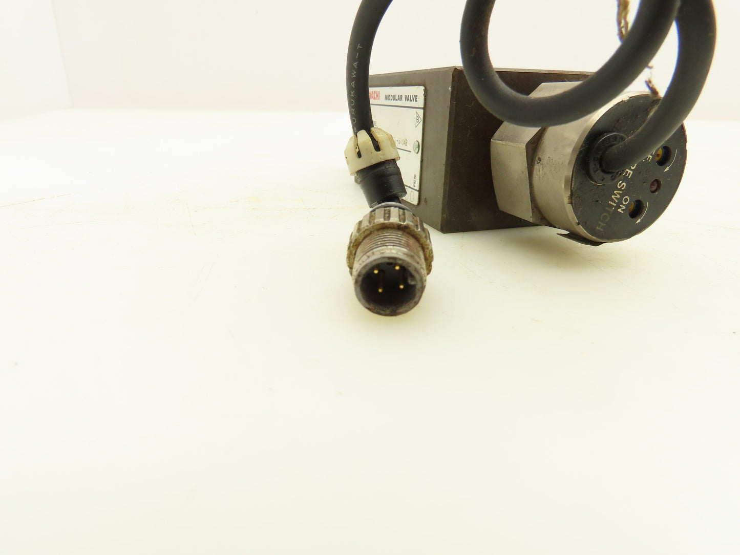 Nachi OW-G01-W1-CR-D2-3104B Hydraulic Modular Pressure Switch Valve