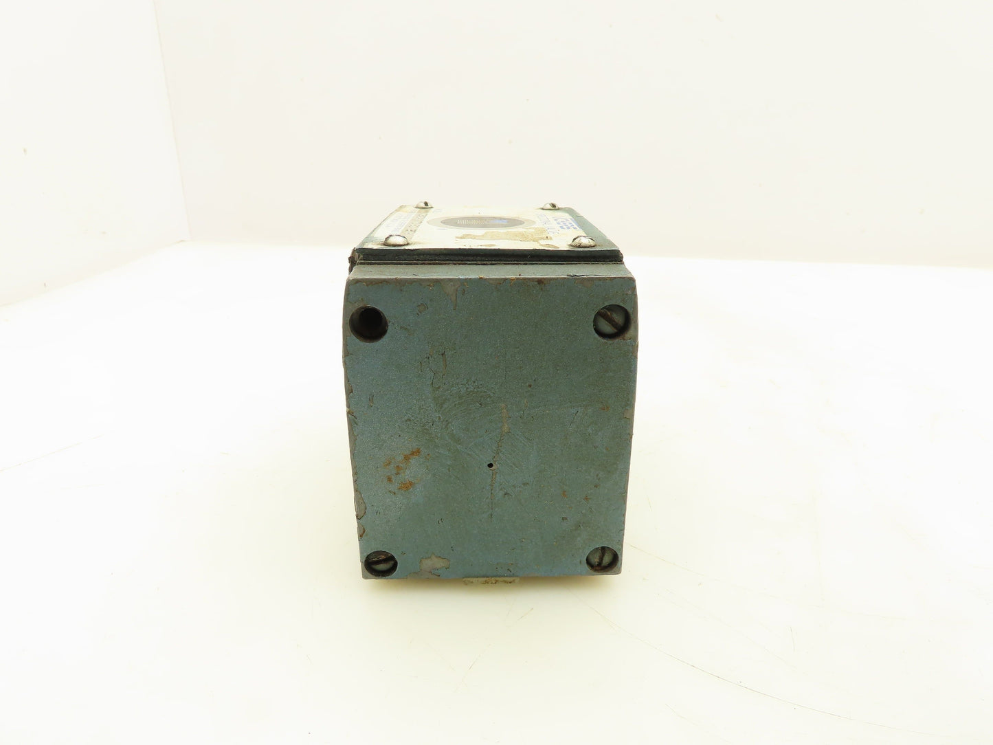 Vickers DG4S4 017C 50 Solenoid Operated Directional Control Valve