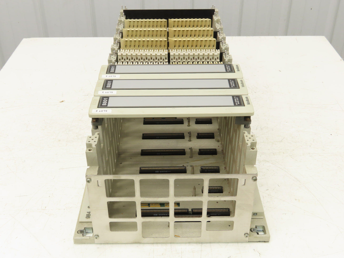 Modicon /AEG AS-H827-209 Series 984 11-Slot Chassis Rack