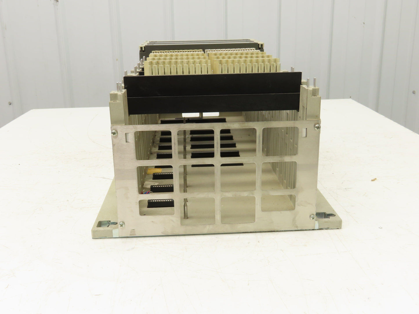 Modicon /AEG AS-H827-209 Series 984 11-Slot Chassis Rack