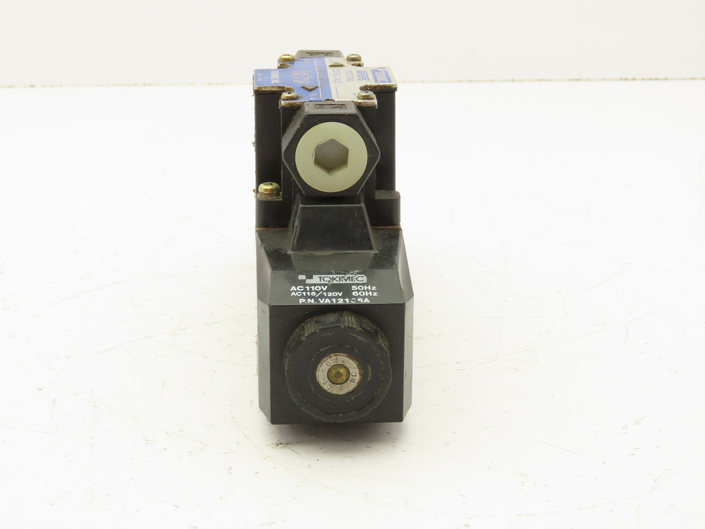 Vickers DG4V-3-7C-M-P2-B-7-50 Solenoid Operated Directional Valve 120V