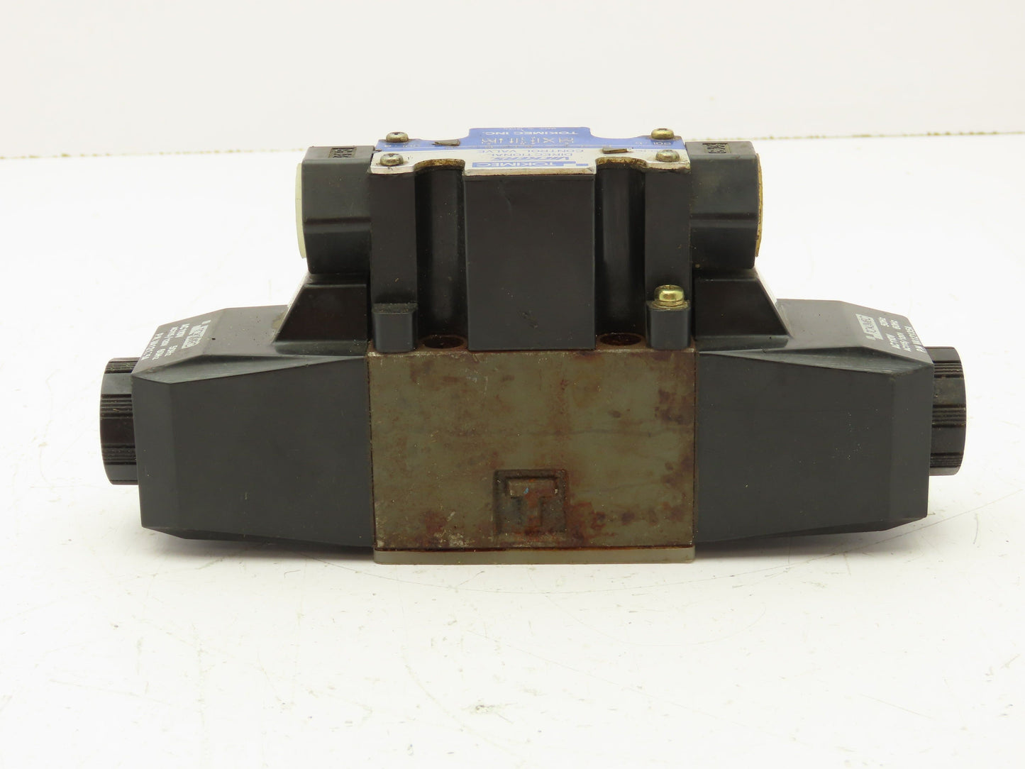 Vickers DG4V-3-7C-M-P2-B-7-50 Solenoid Operated Directional Valve 120V