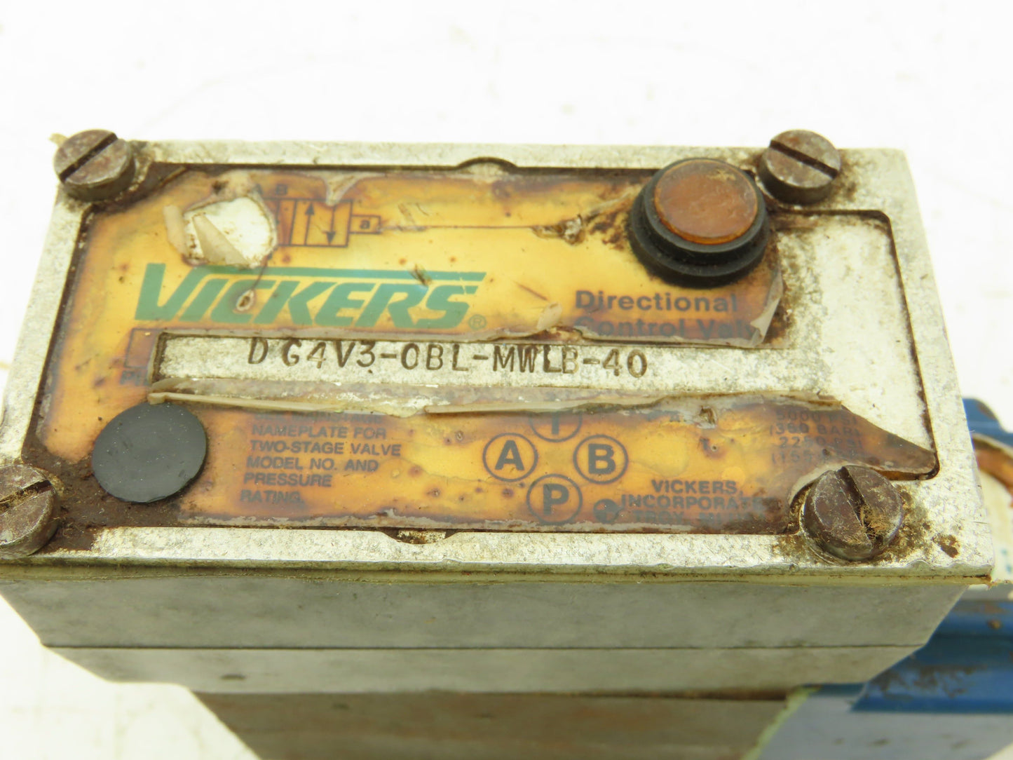 Vickers DG4V3-0BL-MWLB-40 Solenoid Directional Control Valve 120V