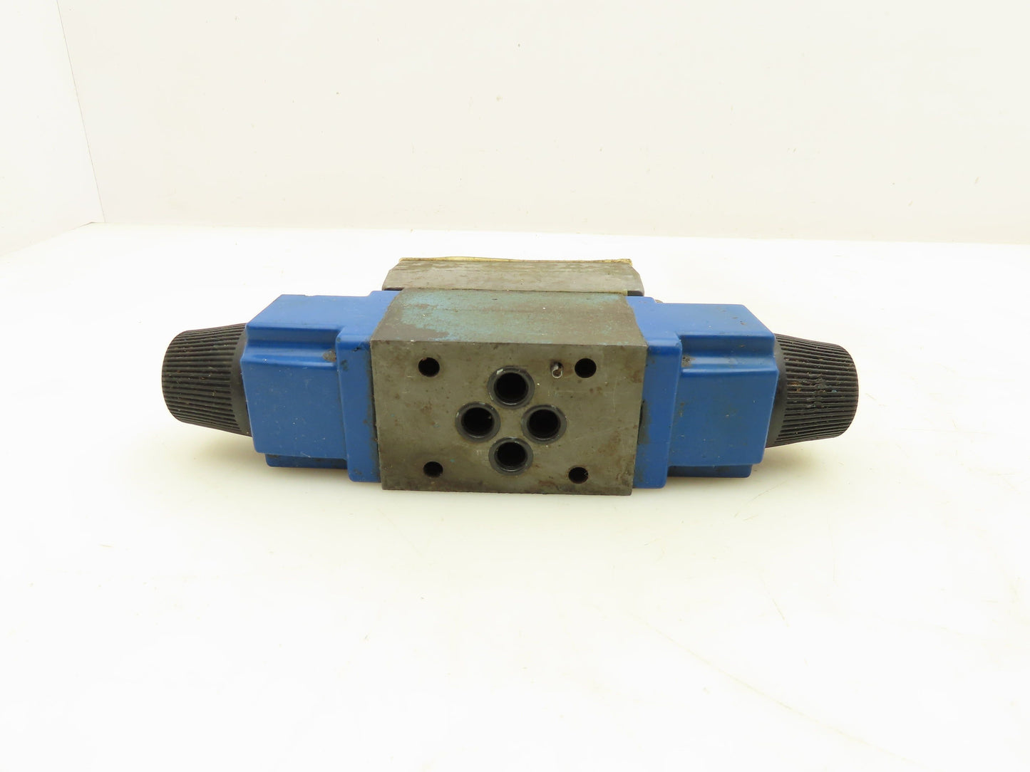 Vickers DG4V-3-2C-M-WLB-40 Hydraulic Directional Control Solenoid Valve 110/120V