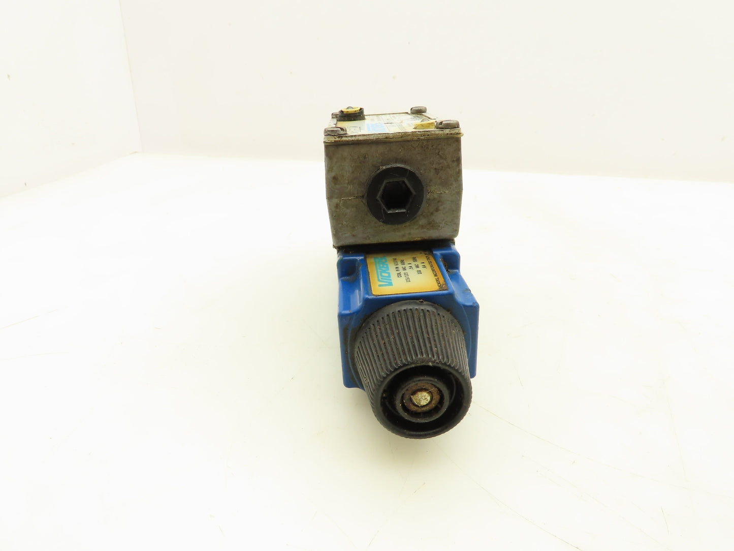 Vickers DG4V-3-2C-M-WLB-40 Hydraulic Directional Control Solenoid Valve 110/120V