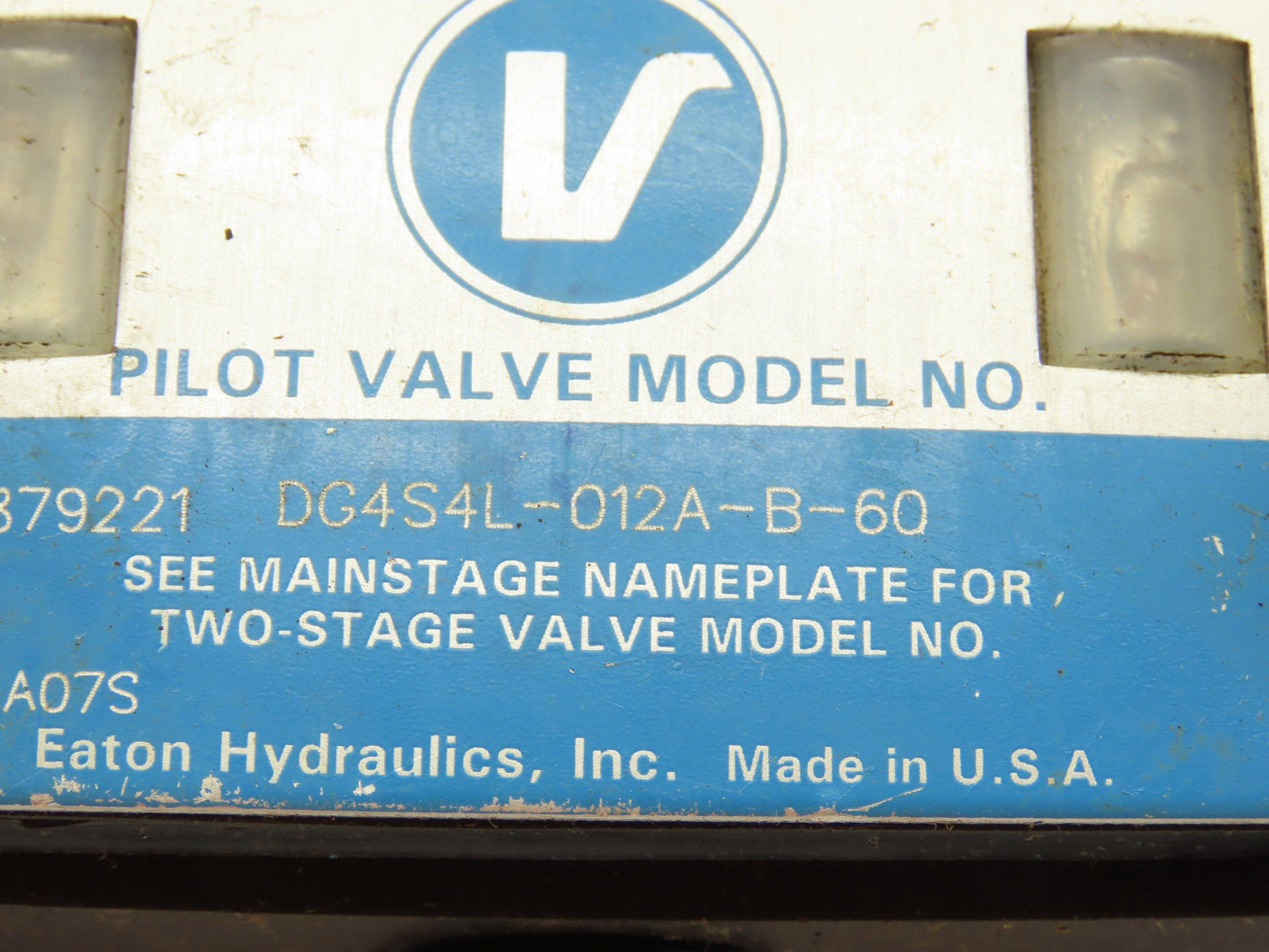 Vickers DG4S4L-012A-B-60 Hydraulic Directional Control Solenoid Valve 110/120V