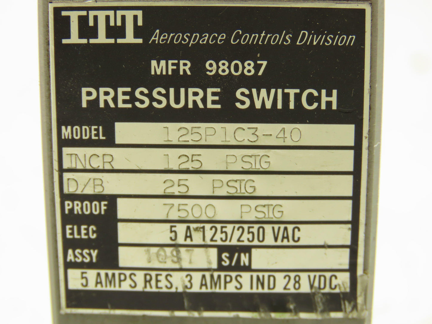 ITT Aerospace Controls 125P1C3-40 Pressure Switch 125/250VAC 5A 1/4"NPT