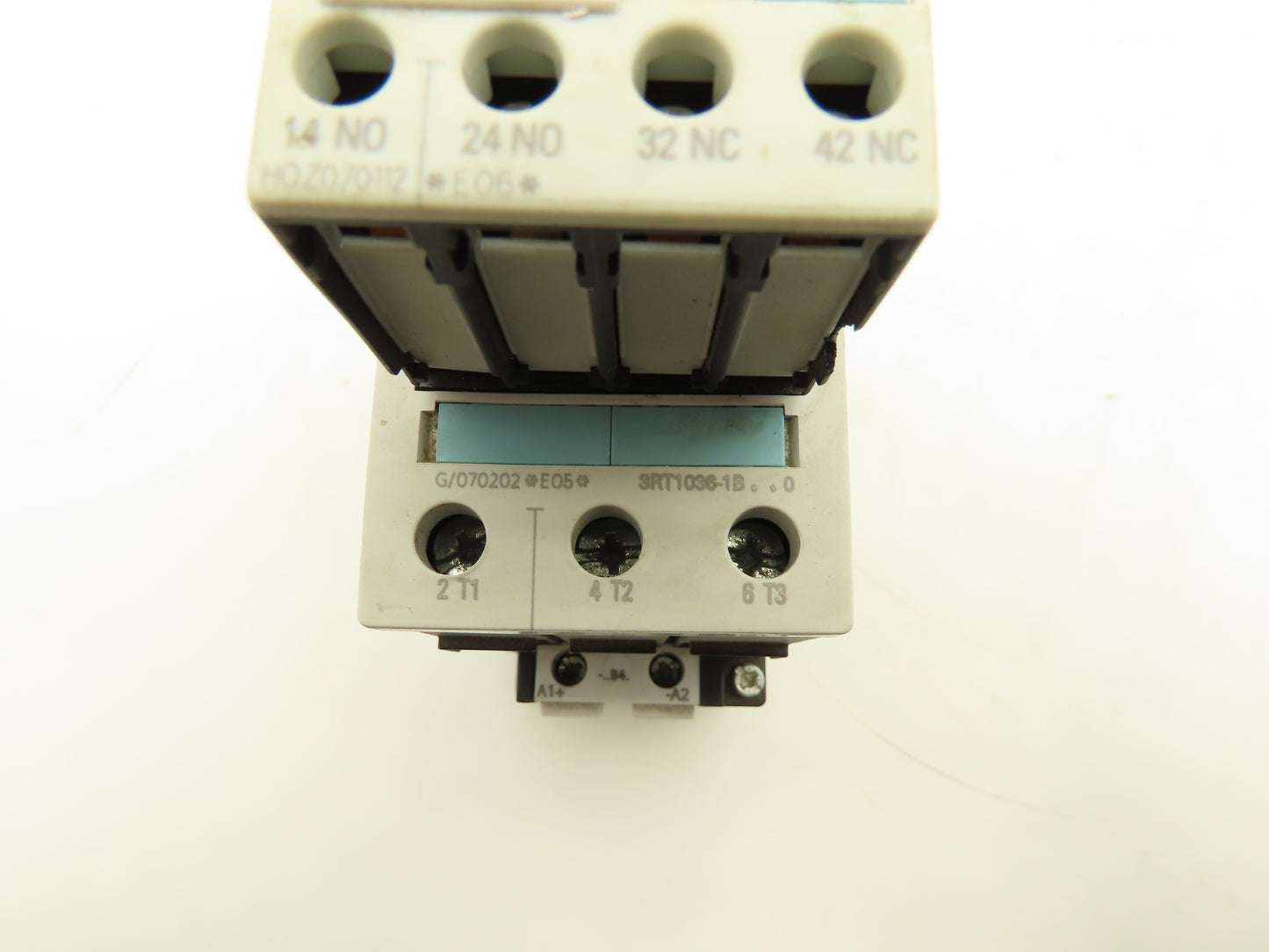 Siemens 3RT1036-1BB40 Motor Starter Contactor 460VAC 40HP Aux Relay 24VDC Coil