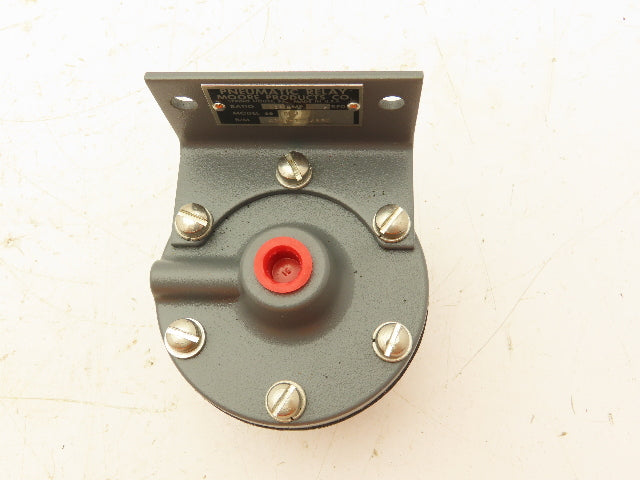 Moore 4297-114/8PC pneumatic relay 1:4 Ratio Amp Red 1/4" NPT