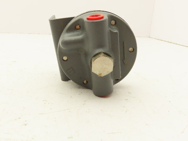 Moore 4297-114/8PC pneumatic relay 1:4 Ratio Amp Red 1/4" NPT
