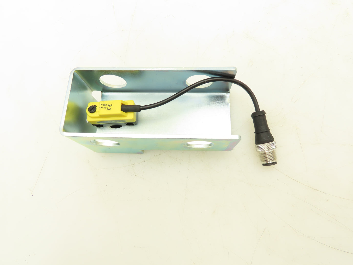 Banner QS18VP6LPQ5 Photoelectric Sensor W/ Mounting Bracket Reflector