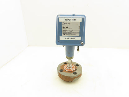 United Electric H100-701 Pressure Switch 1.5-30PSI 600PSI Proof Diaphragm Seal