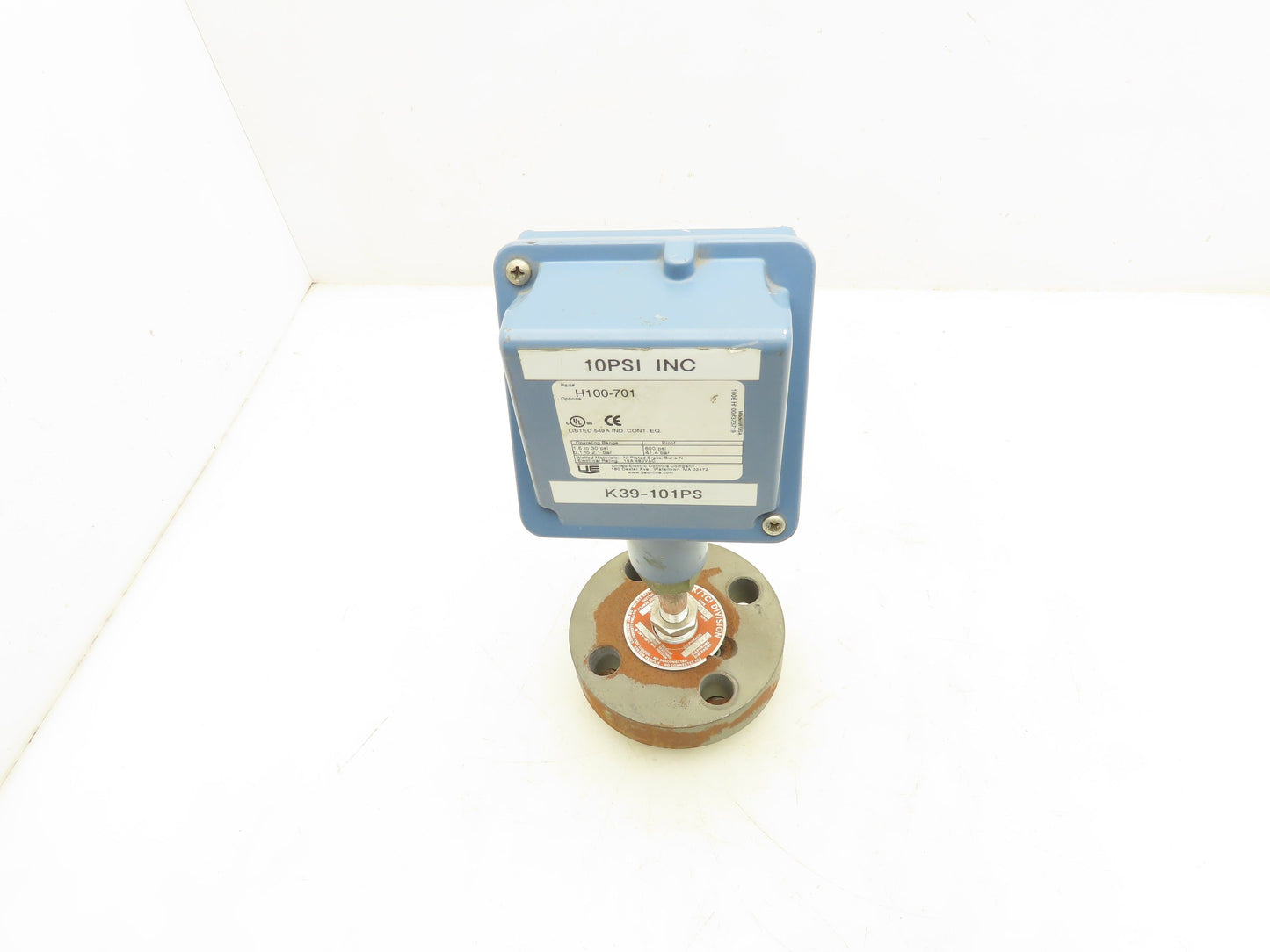 United Electric H100-701 Pressure Switch 1.5-30PSI 600PSI Proof Diaphragm Seal