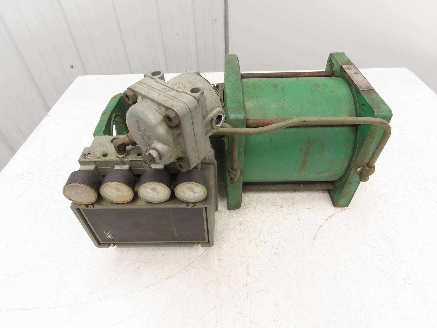 Fisher 585R Size 50 Pneumatic Actuator with Positioner 3610JR