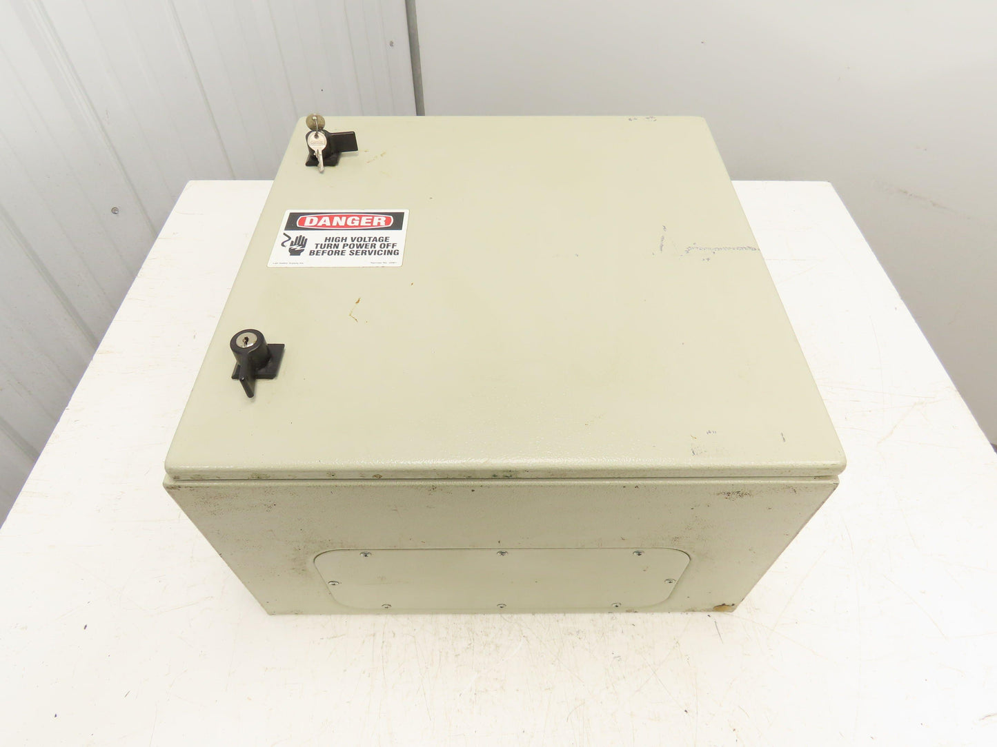 Rittal AE 1350 Electrical Enclosure 19-3/4 x 19-3/4 x 11"With Locks And Key